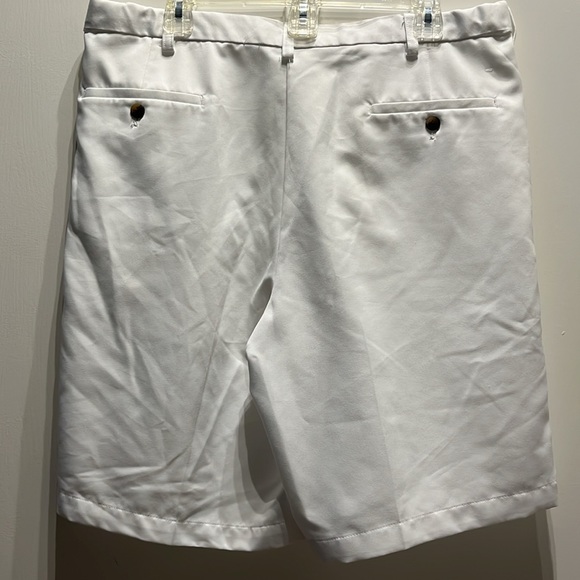 Men’s Haggar Pleated Shorts White - Picture 3 of 6